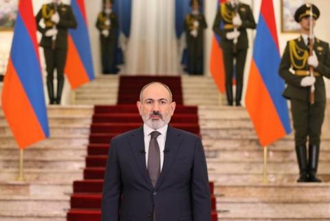 رئيس وزراء أرمينيا نيكول باشينيان يوجّه رسالة تهنئة بمناسبة العام الجديد وعيد الميلاد المجيد