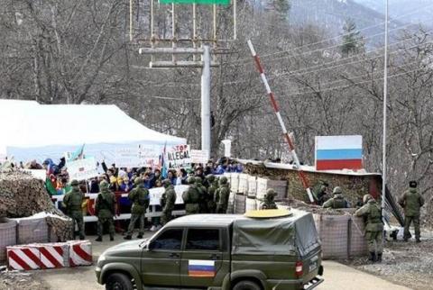 Le contingent russe de maintien de la paix poursuit les négociations en vue de la réouverture du corridor de Latchine 