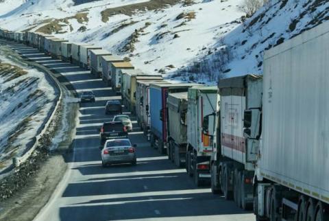 Ավելի քան 600 խոշոր բեռնատար է կուտակվել Վերին Լարսի անցակետում 