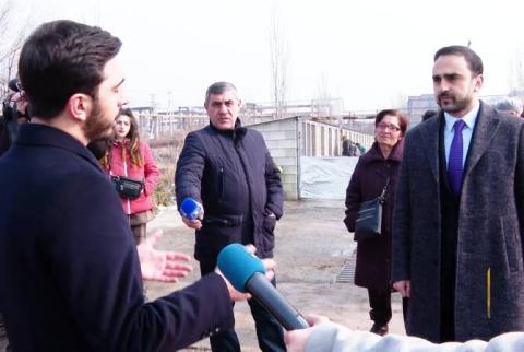 Տիգրան Ավինյանը կենդանասերների հետ քննարկել է թափառող շների հետ կապված խնդիրները