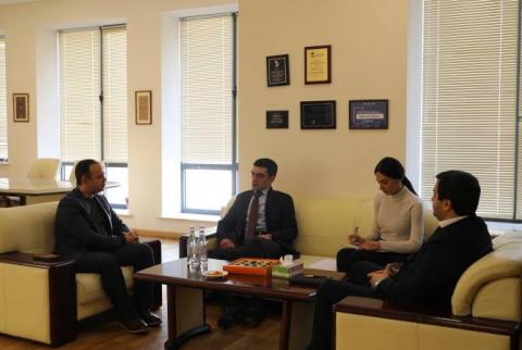 Министр ИД Арцаха и главный уполномоченный по делам диаспоры РА договорились о более тесном сотрудничестве