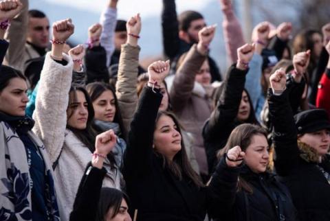 Dünyaca ünlü Sher ve yapımcı Eric Esrailyan'ın Artsakh ablukasıyla ilgili yazısı çıktı: "Bizi silemezsiniz" 