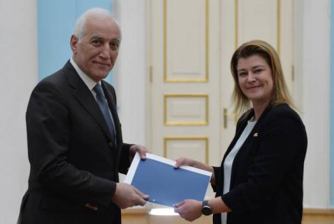 Президент Армении принял верительные грамоты новоназначенного посла Дании