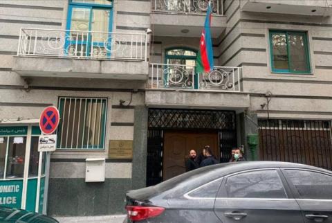Азербайджан собирается эвакуировать сотрудников своего посольства в Тегеране