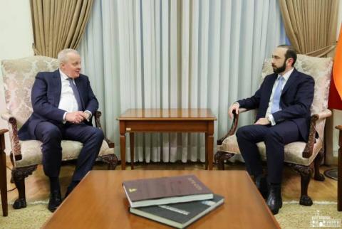 Ararat Mirzoyan ve Sergey Kopirkin, Ermeni-Rus ilişkilerine ilişkin konular ele aldı