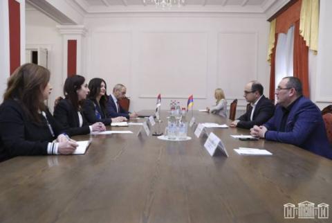 Armenian MPs present the situation around Lachin Corridor to the Serbian Ambassador