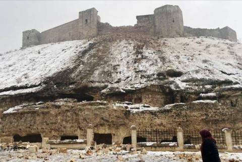 UNESCO Dünya Mirası Listesi'nde yer alan Gaziantep Kalesi, Türkiye'de meydana gelen deprem sonucu yıkıldı