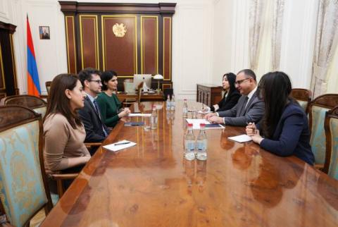 Le Vice-Premier ministre présente la situation humanitaire dans le Haut-Karabakh à l'Ambassadeur du Royaume-Uni