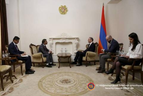 Hindistan Büyükelçisi Grigoryan ile görüştü: Ermeni-Hint ilişkilerinin birçok alanında yüksek gelişme dinamiği var