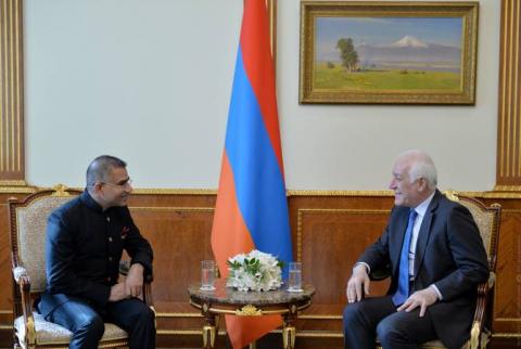 Armenian President, outgoing Indian ambassador discuss launching direct flights