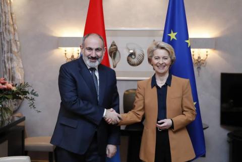 Nikol Pashinián y Ursula von der Leyen abordaron la cooperación entre Armenia y la UE