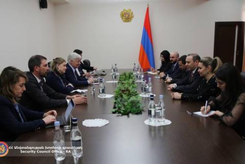 Luxembourg ready to contribute to establishment of peace in region – Vice Speaker Djuna Bernard 