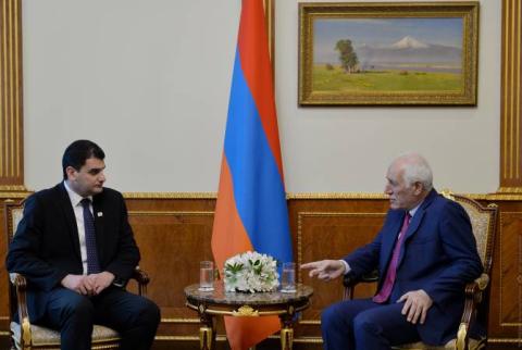 Le Président de la République Vahagn Khatchatourian a reçu le maire d'Erevan Hratchya Sargsyan