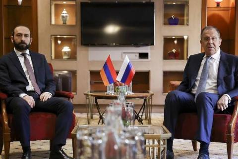 ميرزويان ولافروف يدعوان في اجتماع بنيو ديلهي على ضرورة فتح ممر لاتشين الواصل بين آرتساخ وأرمينيا 