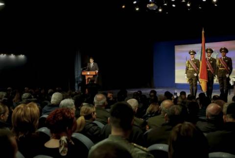 Երևանի քաղաքապետը մասնակցել է 2022-ի աշնանը զոհված զինծառայողների հետմահու պարգևատրման արարողությանը