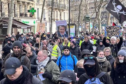 Lancement d'un rassemblement contre la réforme des retraites à Paris