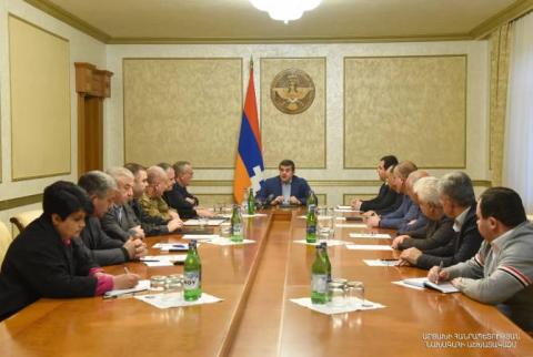 Le président de l'Artsakh préside la session extraordinaire du Conseil de sécurité en format élargi
