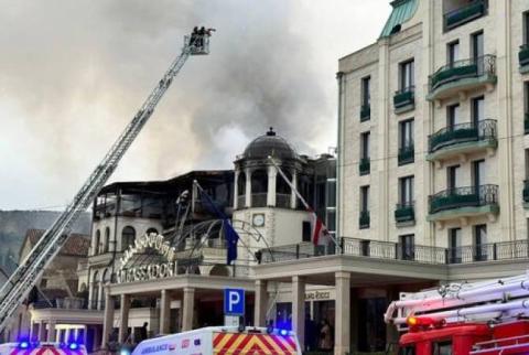 Крупный пожар вотеле «Амбассадор» в центре Тбилиси 