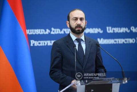 Ararat Mirzoyan çalışma ziyareti için Romanya'ya gidecek