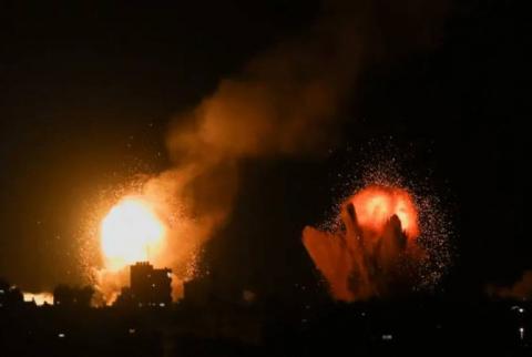 Армия обороны Израиля поразила объекты ХАМАСа в секторе Газа и Ливане в ответ на десятки ракет, запущенных по Израилю