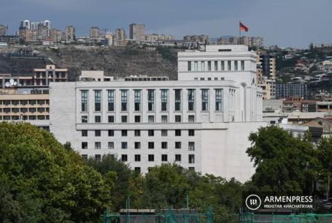 Armenian MFA calls on Russia to ensure the withdrawal of Baku's forces from the Lachin Corridor