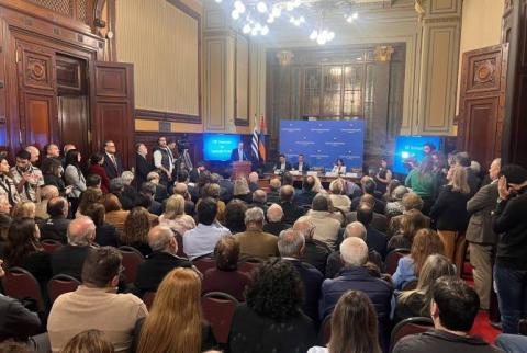 Президент Уругвая присутствовал на мероприятии в память Геноцида армян в Парламенте страны