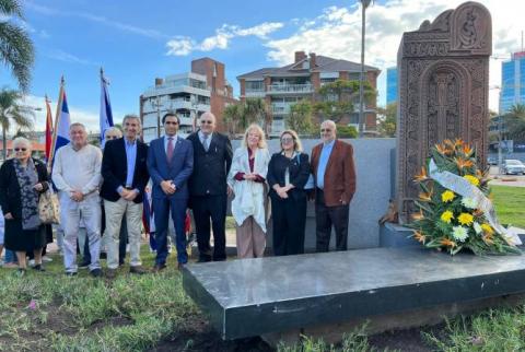 Մոնտեվիդեոյի քաղաքապետը հարգանքի տուրք է մատուցել Հայոց ցեղասպանության զոհերի հիշատակին