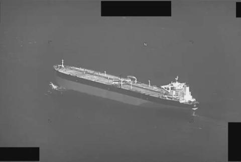 КСИР в Ормузском проливе захватил нефтяной танкер, следовавший под флагом Панамы 