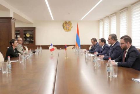 Armenian Defense Minister, French Ambassador discuss bilateral cooperation in defense, situation on border 