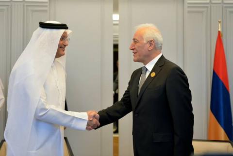 Vahagn Khatchatourian a rencontré le ministre des communications et des technologies de l'information de l'État du Qatar