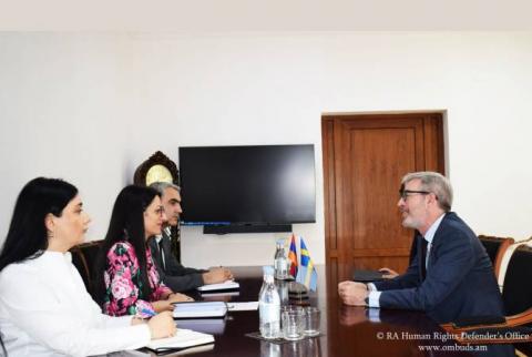 La Médiatrice arménienne a rencontré l'Ambassadeur de Suède en Arménie