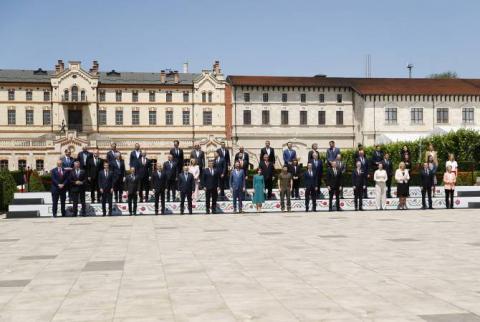 Armenian PM meets several heads of state and government at European Political Community Summit 