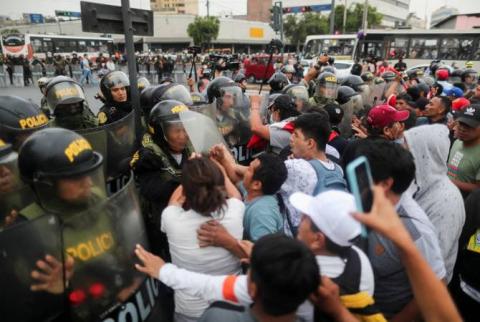 В Перу продлен режим чрезвычайного положения из-за протестов на юге страны