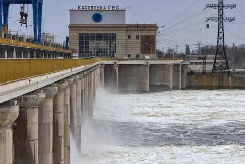 Из-за повреждений на Каховской ГЭС на Запорожской АЭС снизился уровень воды в охлаждающем бассейне: Рафаэль Гросси