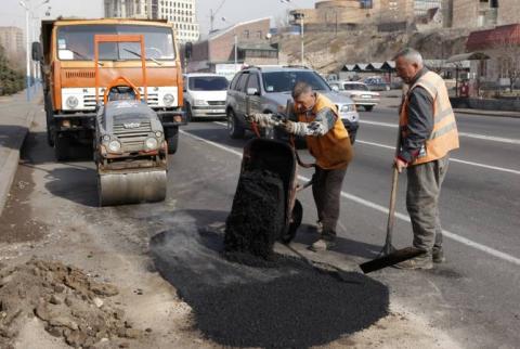 Տիգրան Ավինյանը մեկ շաբաթ ժամանակ տվեց Երևանի փողոցների փոսերը լցնելու համար