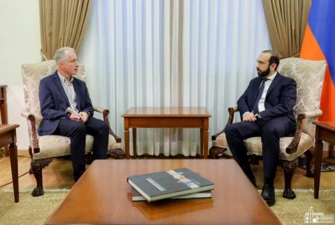 وزير الخارجية الأرمني يقدّم آخر التطورات حول ناغورنو كاراباغ إلى المدير التنفيذي لمؤسسة كونراد أديناور