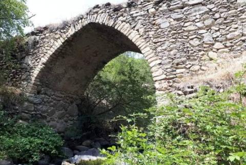 Des images satellite montrent la destruction d'un pont du XIXe siècle dans la région du Haut-Karabakh  