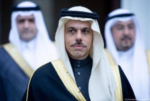 Впервые после восстановления дипотношений глава МИД Саудовской Аравии посетил Иран 