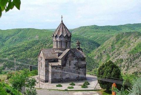 Azerbaycan, Berdzor'daki Surp Hambardzum Kilisesi'ni camiye çeviriyor