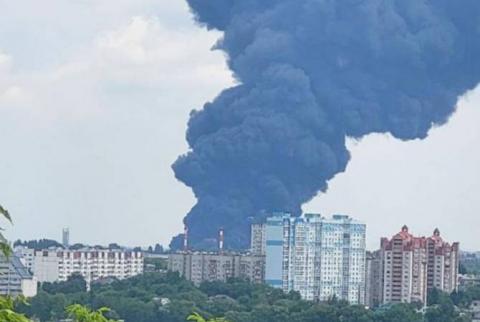 Губернатор Гусев подтвердил, что в результате удара вертолета на нефтебазе возник пожар