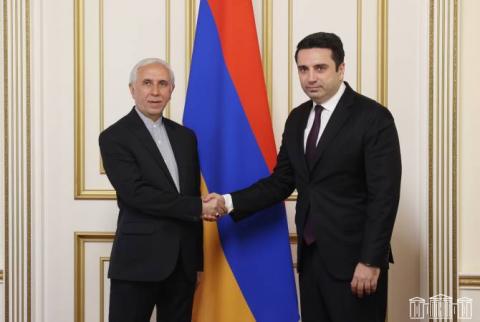  Председатель Парламента Армении принял посла Ирана