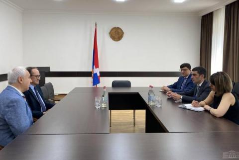 Sergey Ghazaryan et l'ancien député de l'APCE discutent des moyens de surmonter la situation autour de l'Artsakh