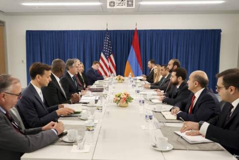 Le ministre arménien des Affaires étrangères et le secrétaire d'État américain se rencontrent à Washington