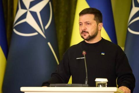В Киеве заявили, что визит Зеленского на саммит НАТО зависит от ситуации в зоне боев