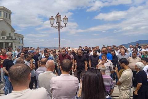 Rally held in Stepanakert demanding to unblock the Lachin Corridor