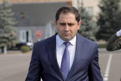 ՊՆ-ն հերքում է նախարարին ուղեկցող ավտոմեքենայի վթարի մասին տեղեկատվությունը