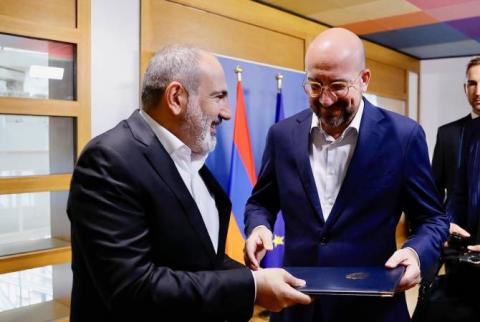 Pashinyan conveys the letter of the President of Nagorno Karabakh to Charles Michel