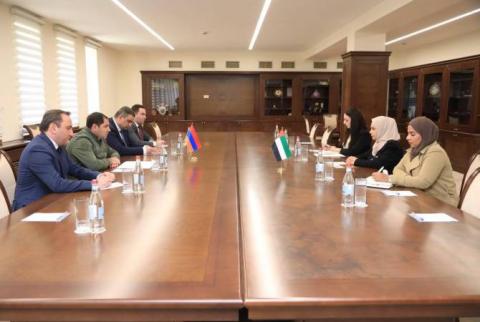 Ermenistan Savunma Bakanı, Dubai havacılık fuarına katılma daveti aldı