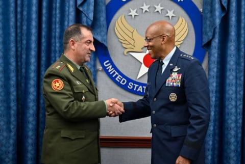 رئيس الأركان العامة للقوات المسلحة الأرمنية يلتقي بقيادات الجيش الأمريكي في واشنطن 