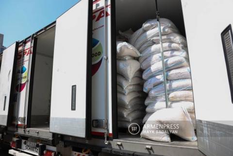 Հայաստանից Լեռնային Ղարաբաղ է ուղարկվում առաջին անհրաժեշտության սննդամթերքով բեռնված 19 բեռնատար